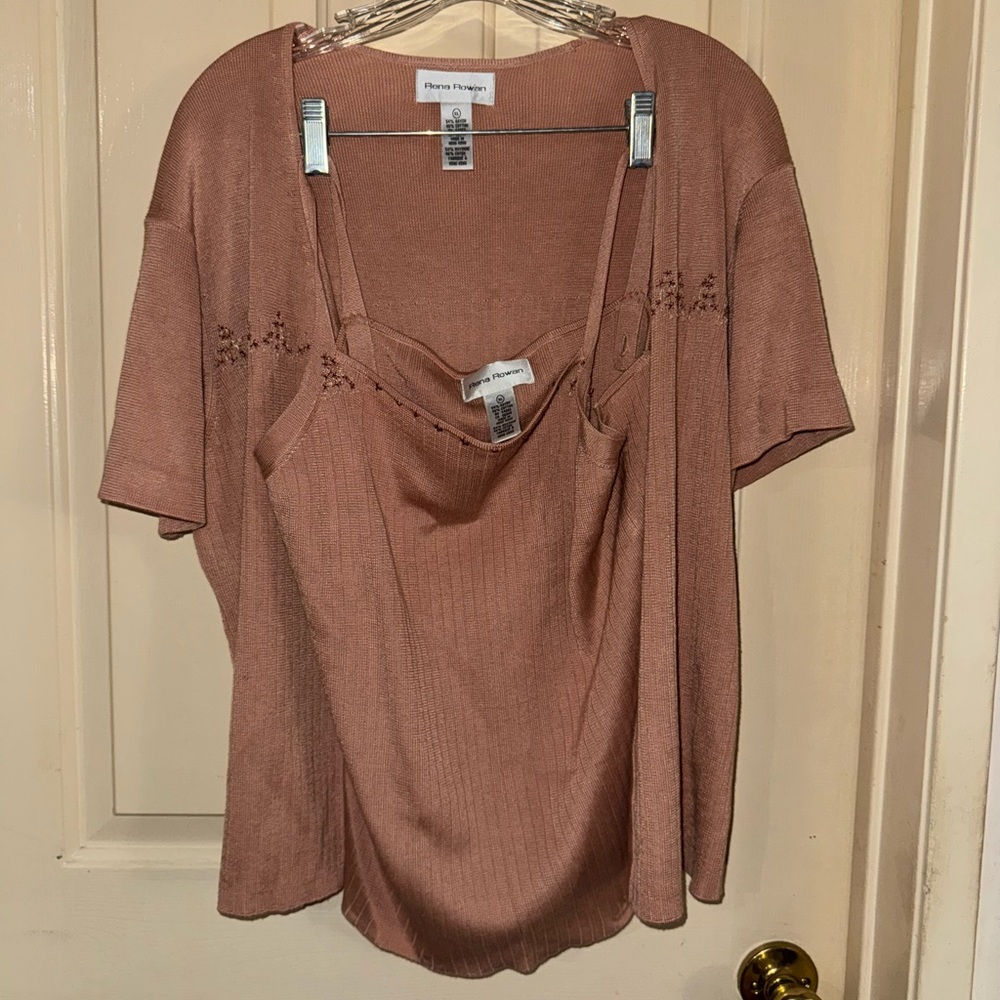 Brown taupe, Top pair with tank and short sleeve cardigan